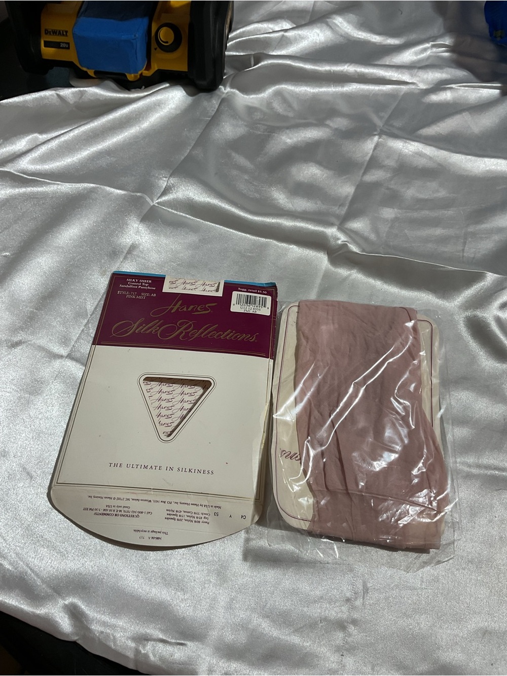 Hanes Silk Reflections Women's Sheer Hosiery - Mauve Pink